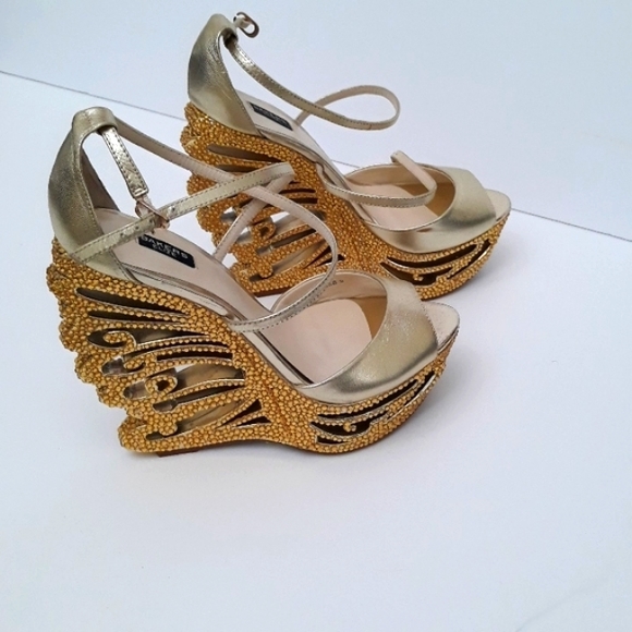 Matalic Gold wedges - Picture 8 of 16